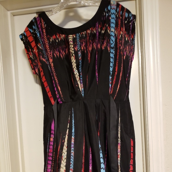 Adorable, colorful dress - Picture 1 of 3